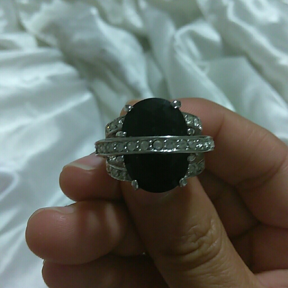 Silver, big Onix rock and zirconias, stunning ring